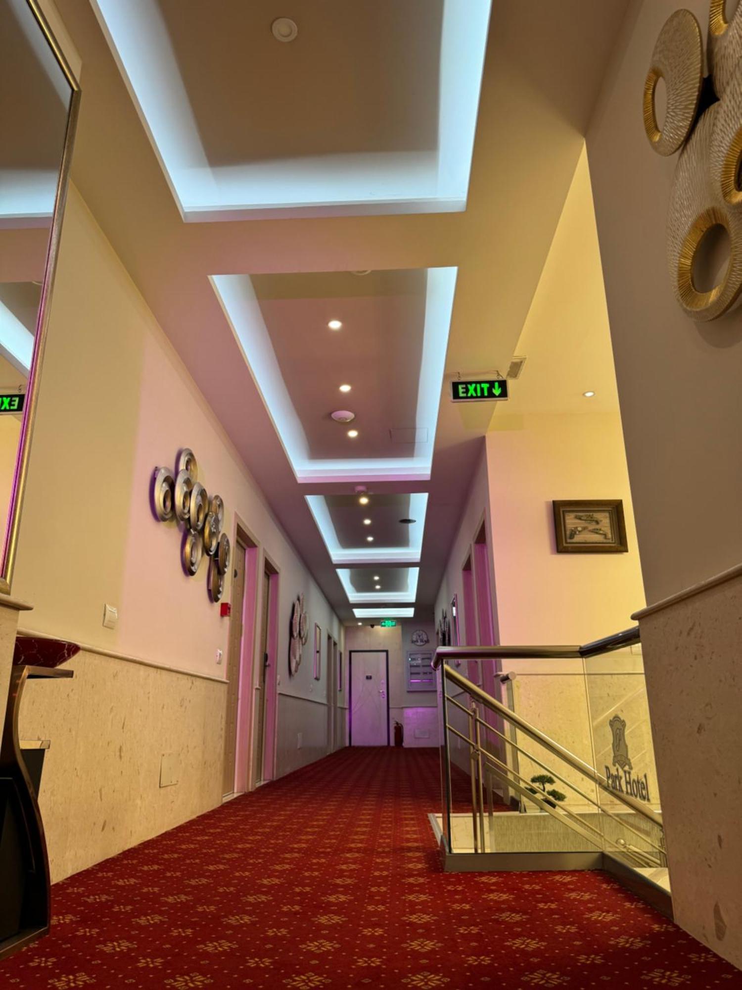 Park Hotel Tirana Yzberish Exterior photo