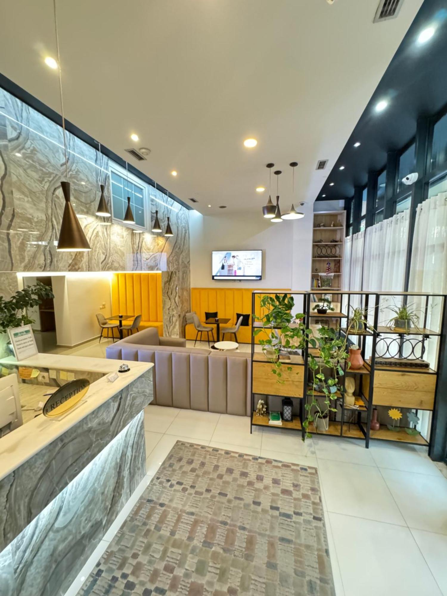 Park Hotel Tirana Yzberish Exterior photo