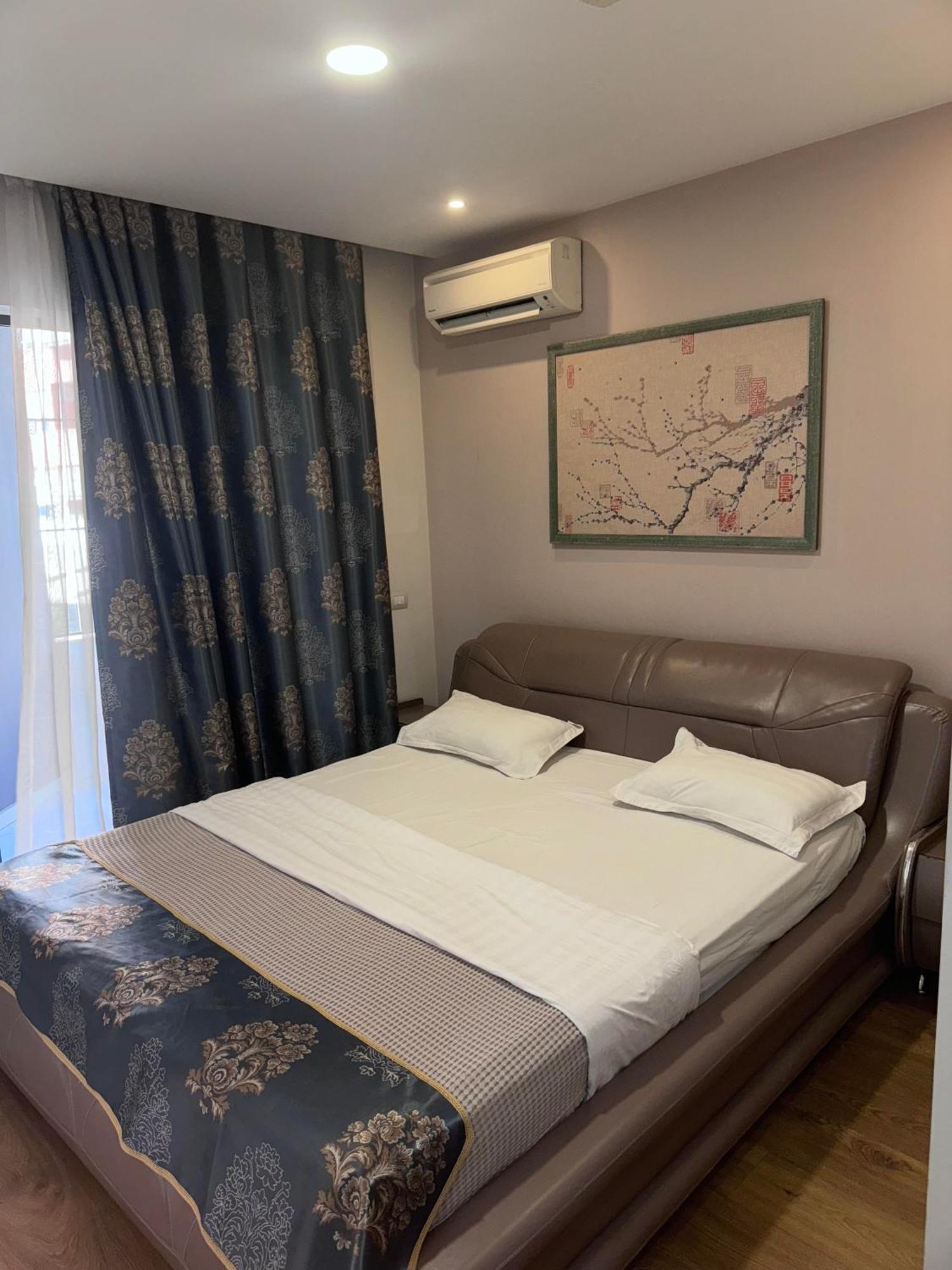 Park Hotel Tirana Yzberish Exterior photo
